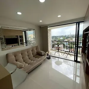https://hermoso-e-iluminado-apartamento.cali-hotels.com